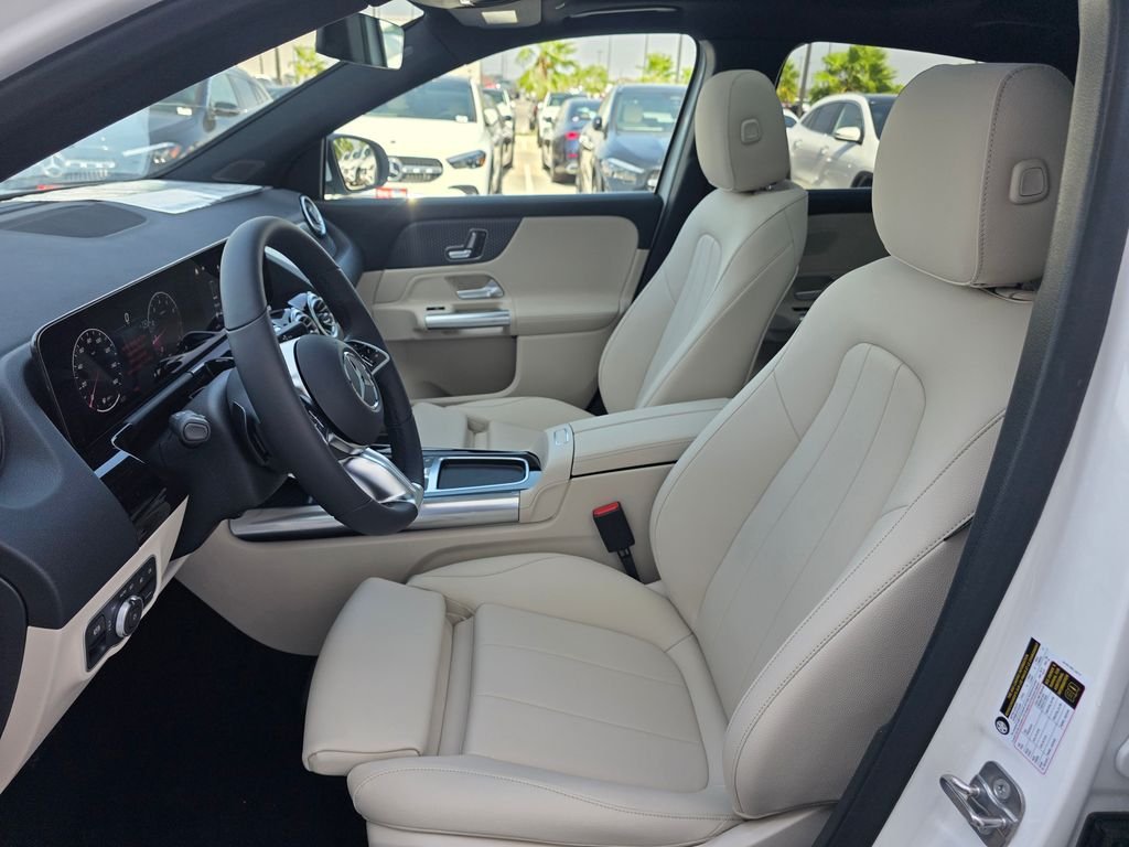 New 2026 Polar White Mercedes-Benz GLA 250 image 11