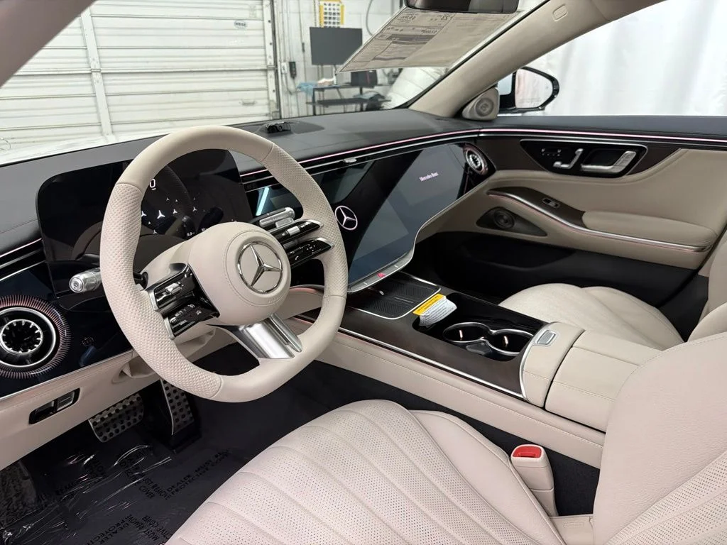 New 2027 White Mercedes-Benz S 580 image 13