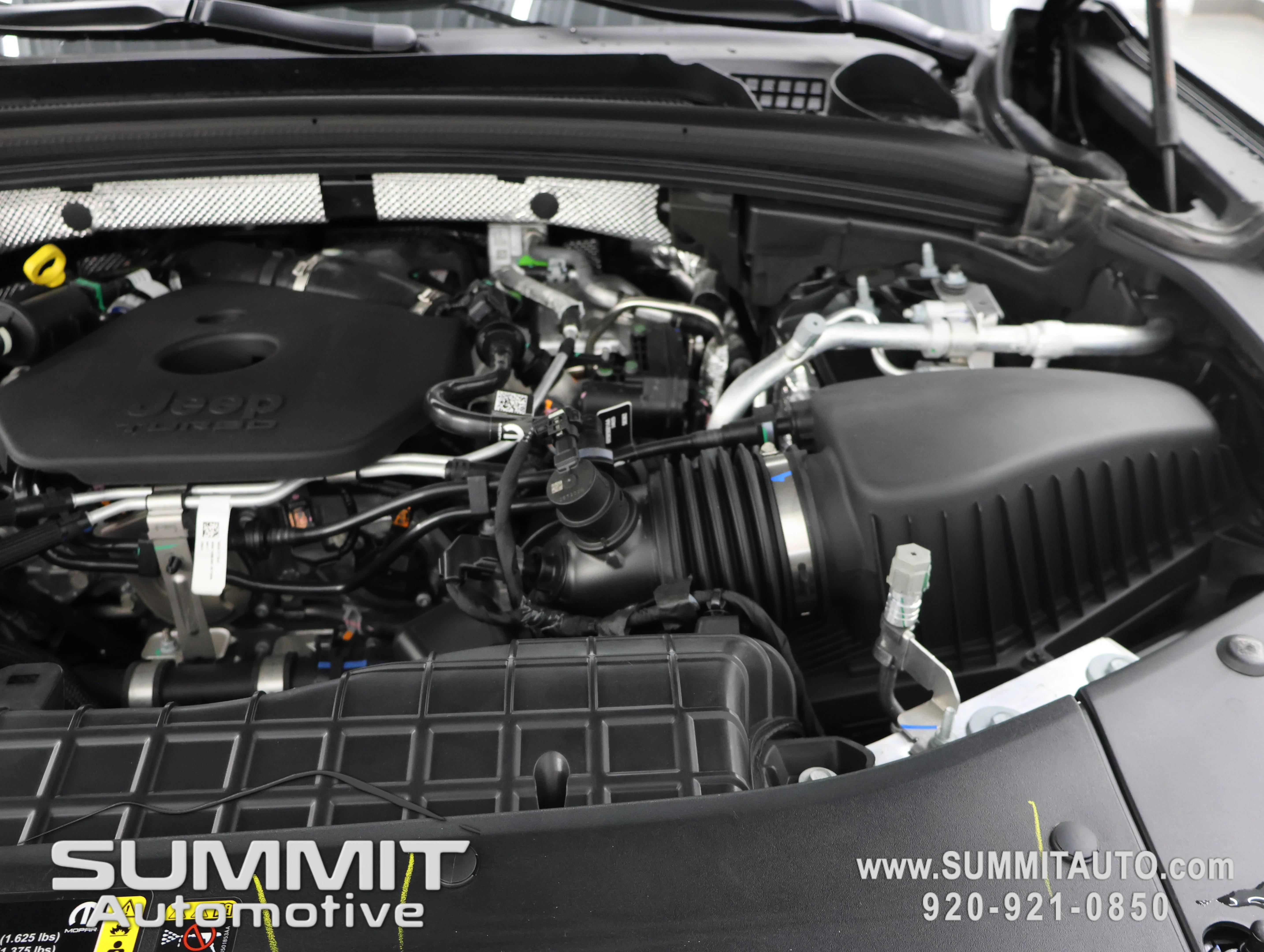New 2026 Diamond Black Crystal Pearlcoat Jeep Limited image 19