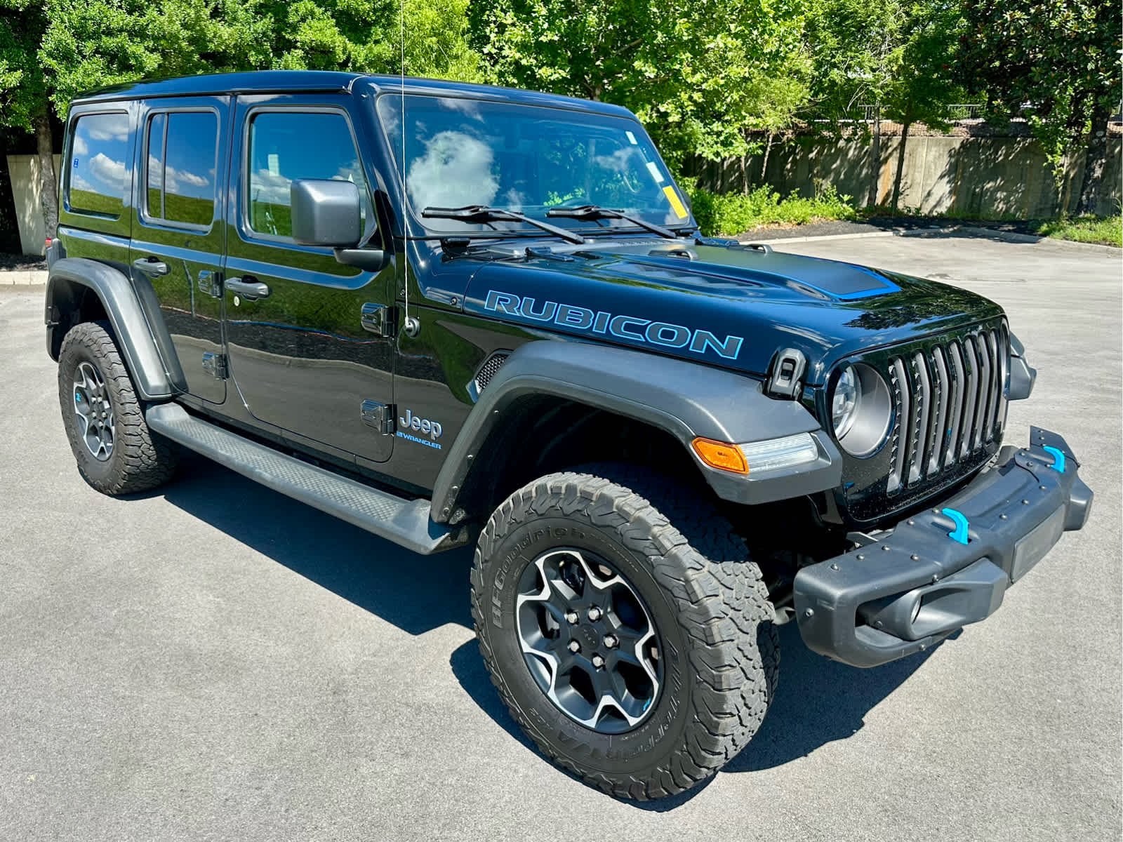 Used 2023 Black Clearcoat Jeep Rubicon image 3
