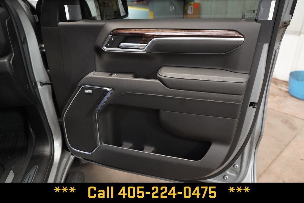 New 2026 Sterling Metallic GMC Elevation image 25