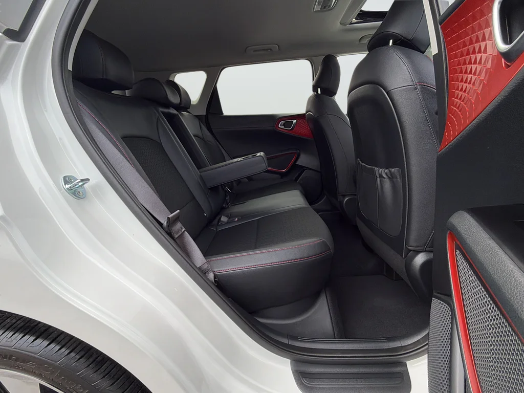 Used 2025 White Kia GT-Line image 14