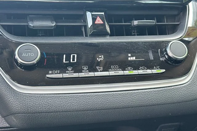 2025 Toyota Corolla LE - Photo 23