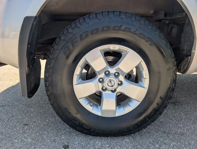 Used 2013 Silver Nissan SV image 24