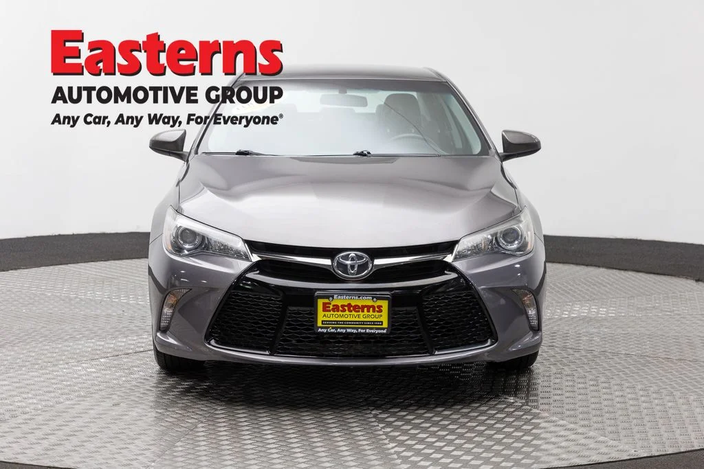 Used 2016 Gray Toyota SE image 2