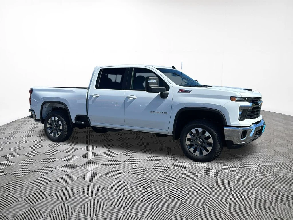 New 2026 Summit White Chevrolet LT image 5