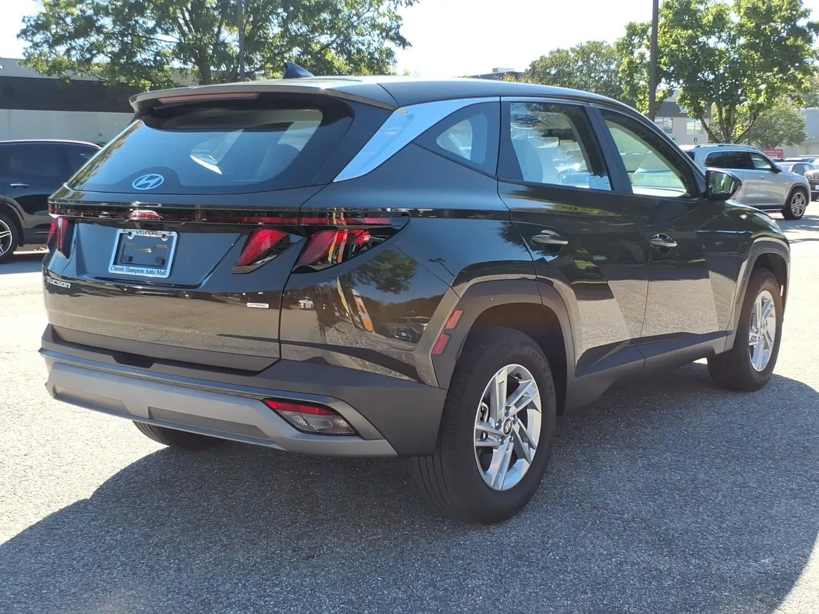 Certified Used 2025 Rockwood Green Hyundai SE image 8