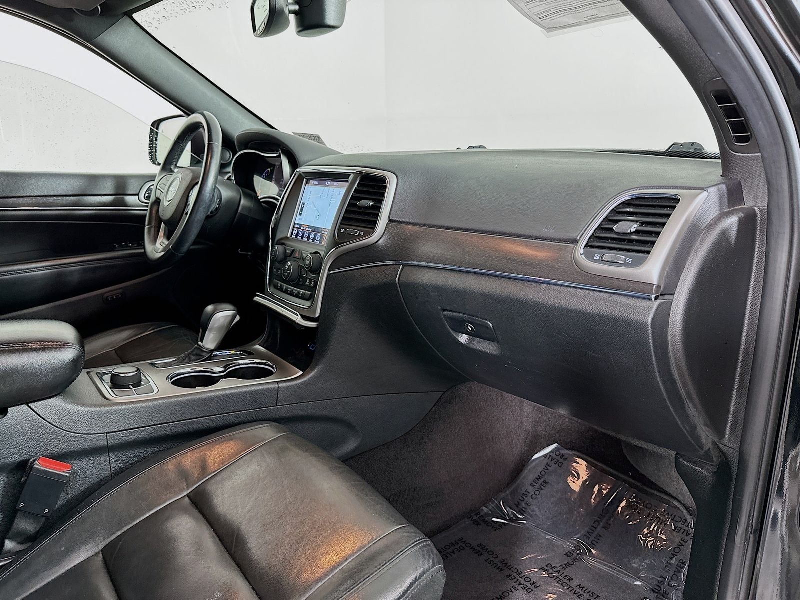 Used 2018 Diamond Black Jeep Limited image 29