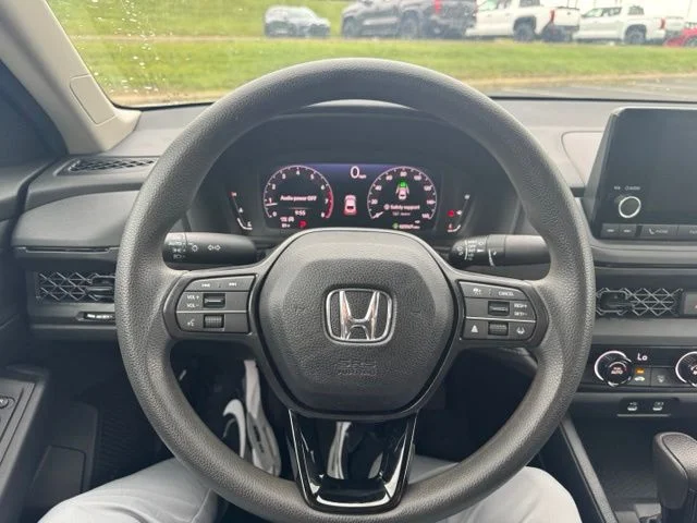 Used 2025 Platinum White Pearl Honda LX image 16