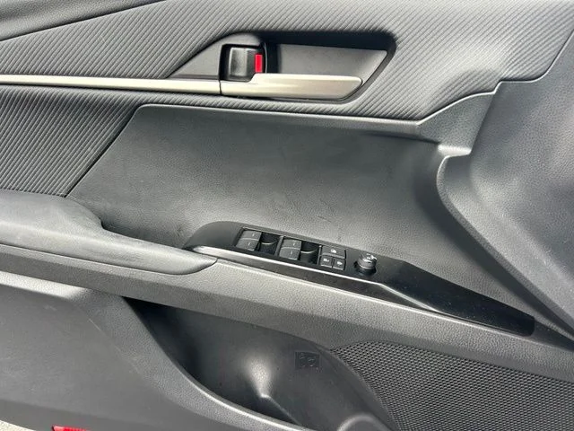 Used 2025  Toyota SE image 9