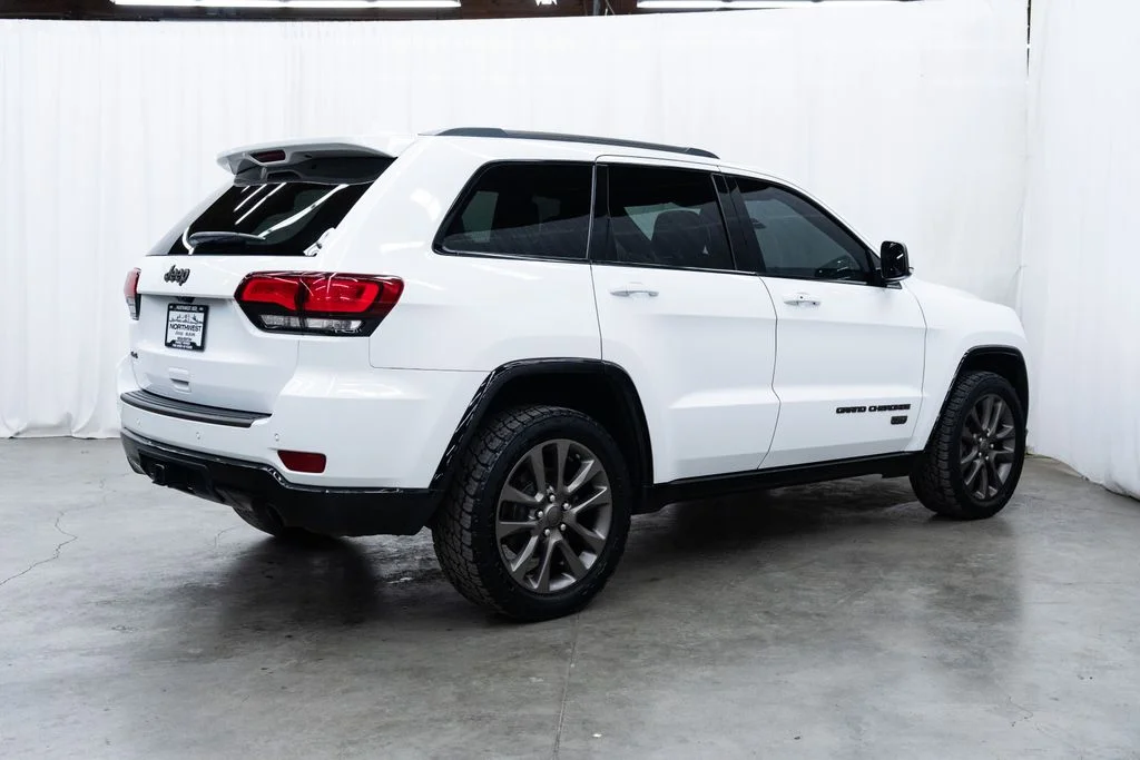 Used 2016 White Jeep Limited image 6