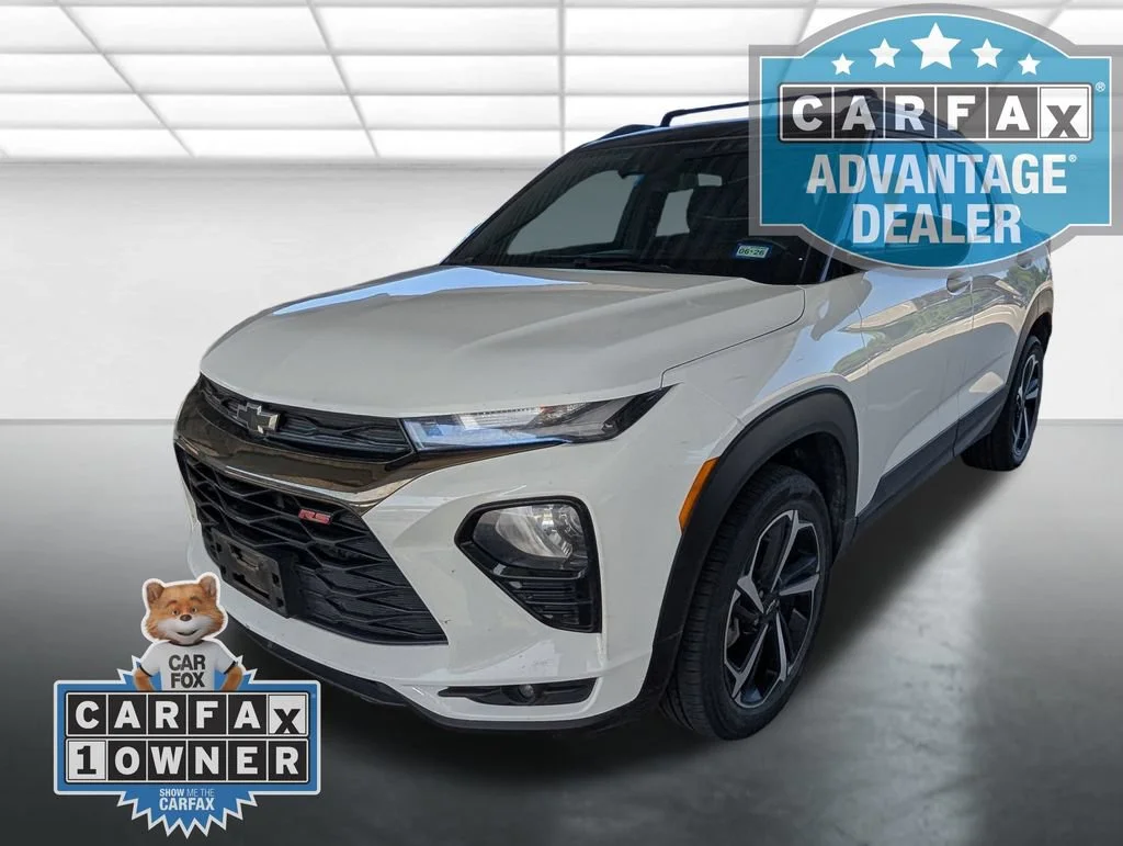 Used 2023 Summit White Chevrolet RS image 3