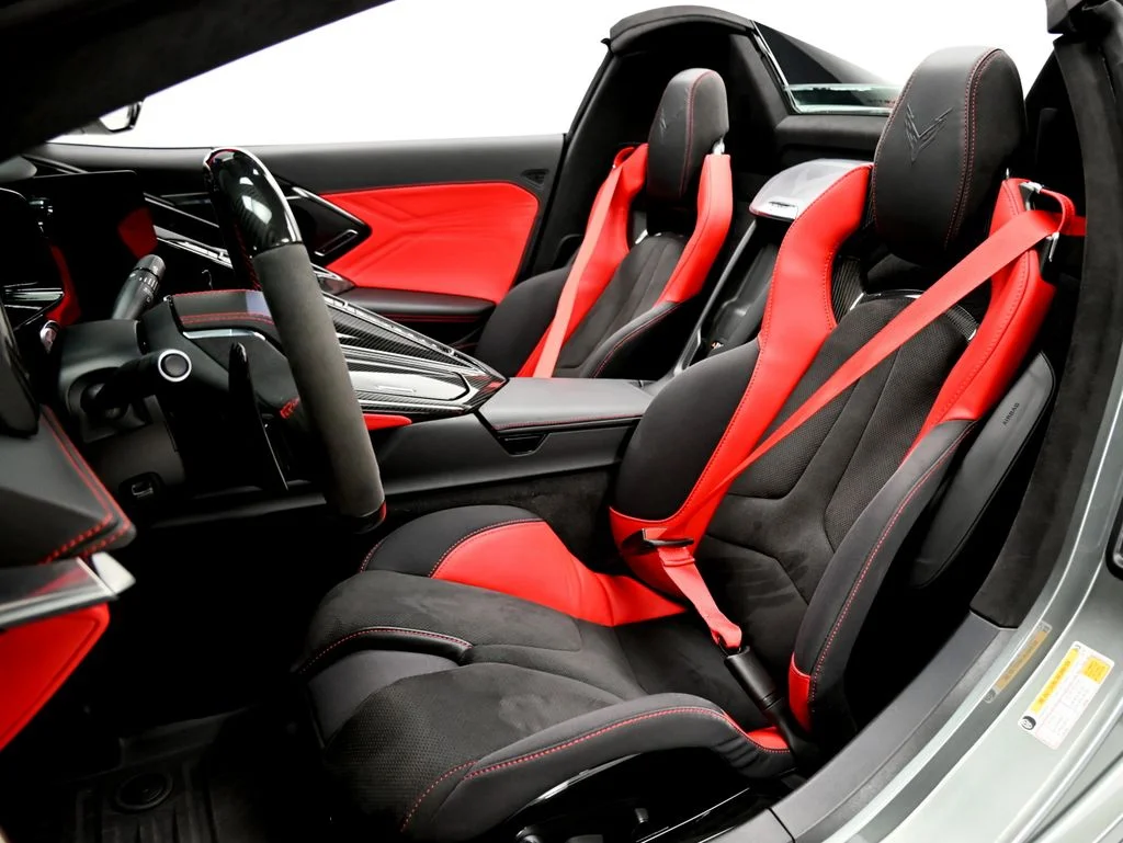 Used 2024 Gray Metallic Chevrolet Z06 image 10