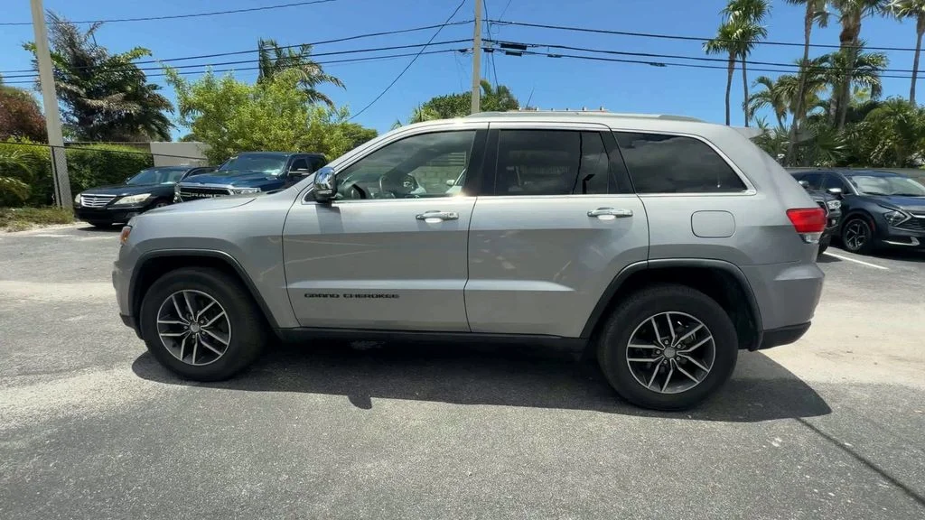 Used 2018 Billet Silver Metallic Jeep Limited image 5