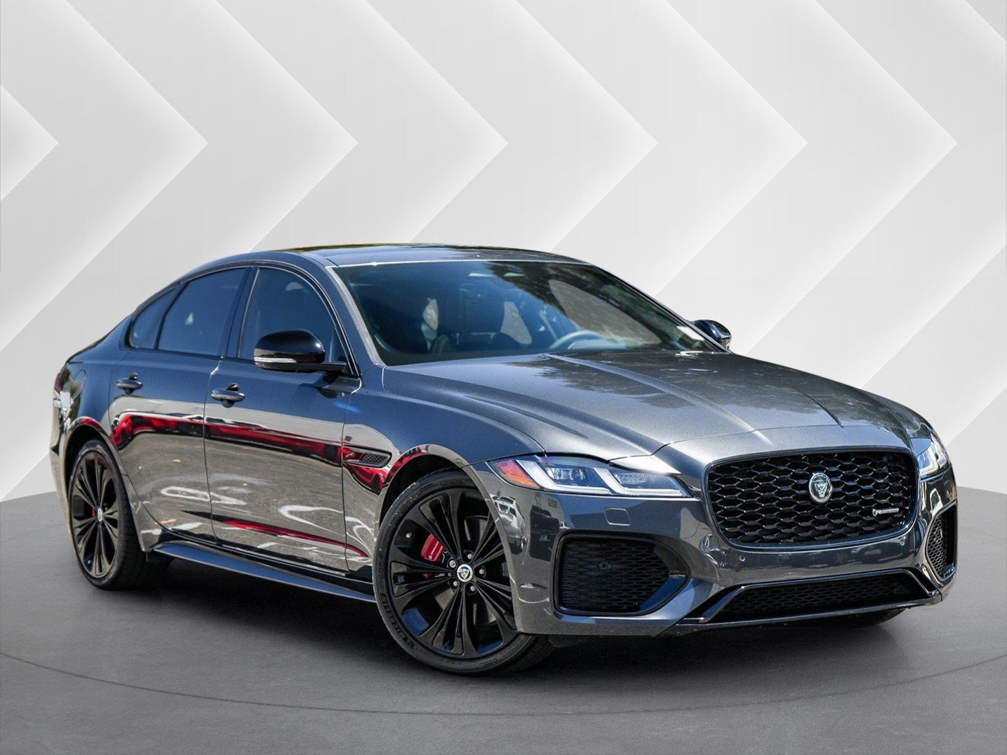 Used 2024 Carpathian Gray Premium Metallic Jaguar R-Dynamic SE image 1