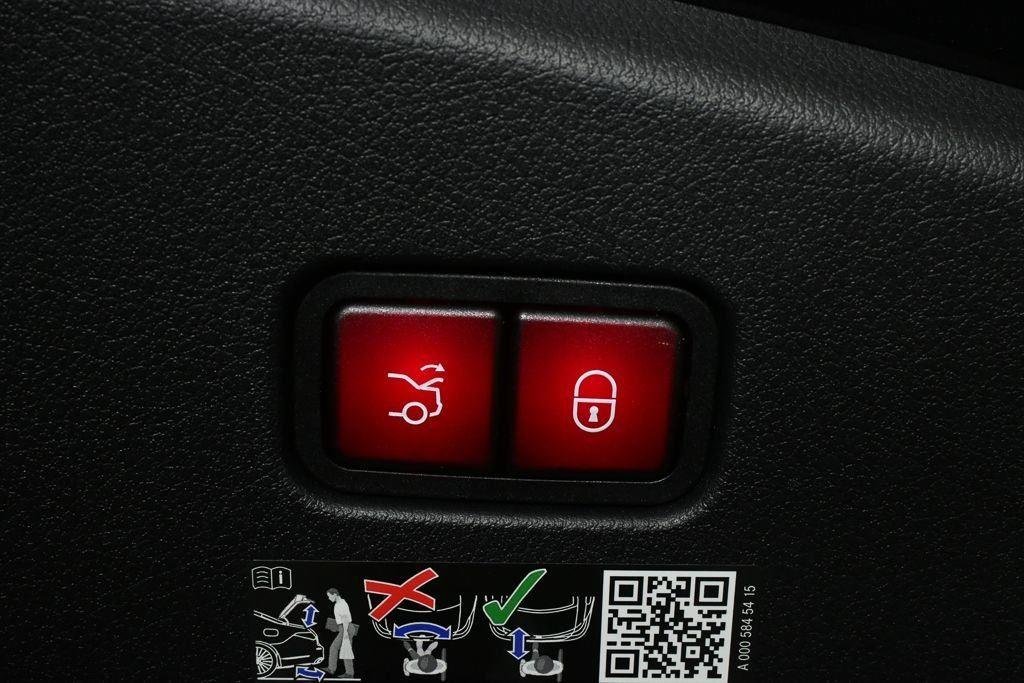 New 2026 Obsidian Black Metallic Mercedes-Benz CLE 300 image 28