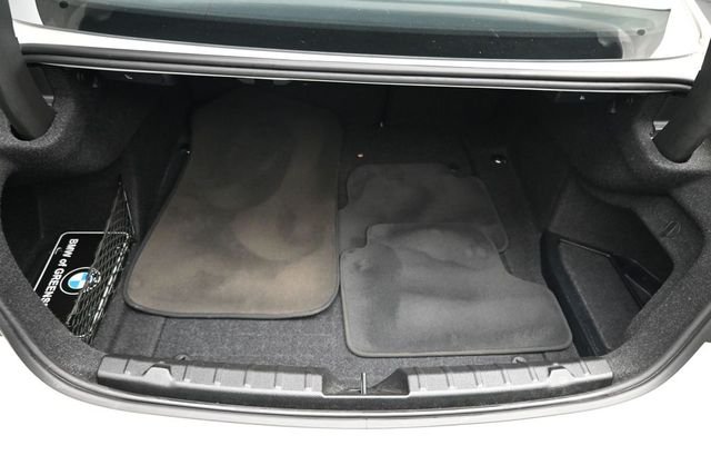 Used 2018 White BMW Base image 21