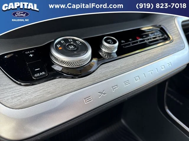 Used 2025 White Ford Platinum image 30