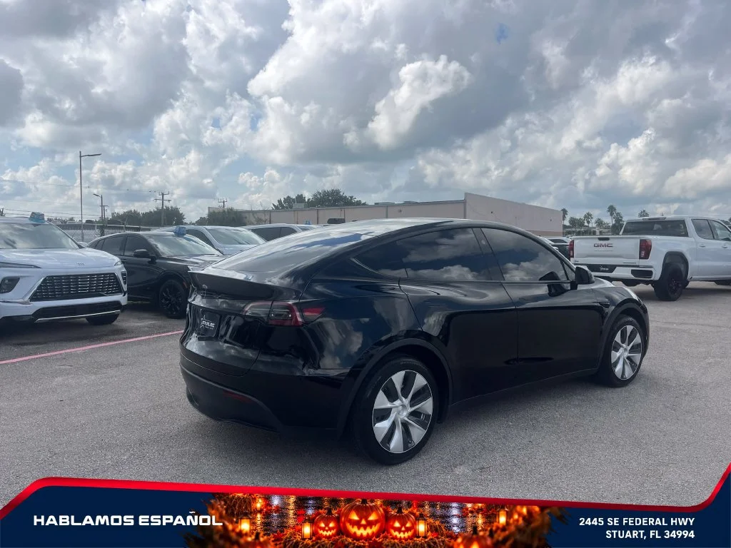 Used 2024  Tesla RWD *Ltd Avail* image 7