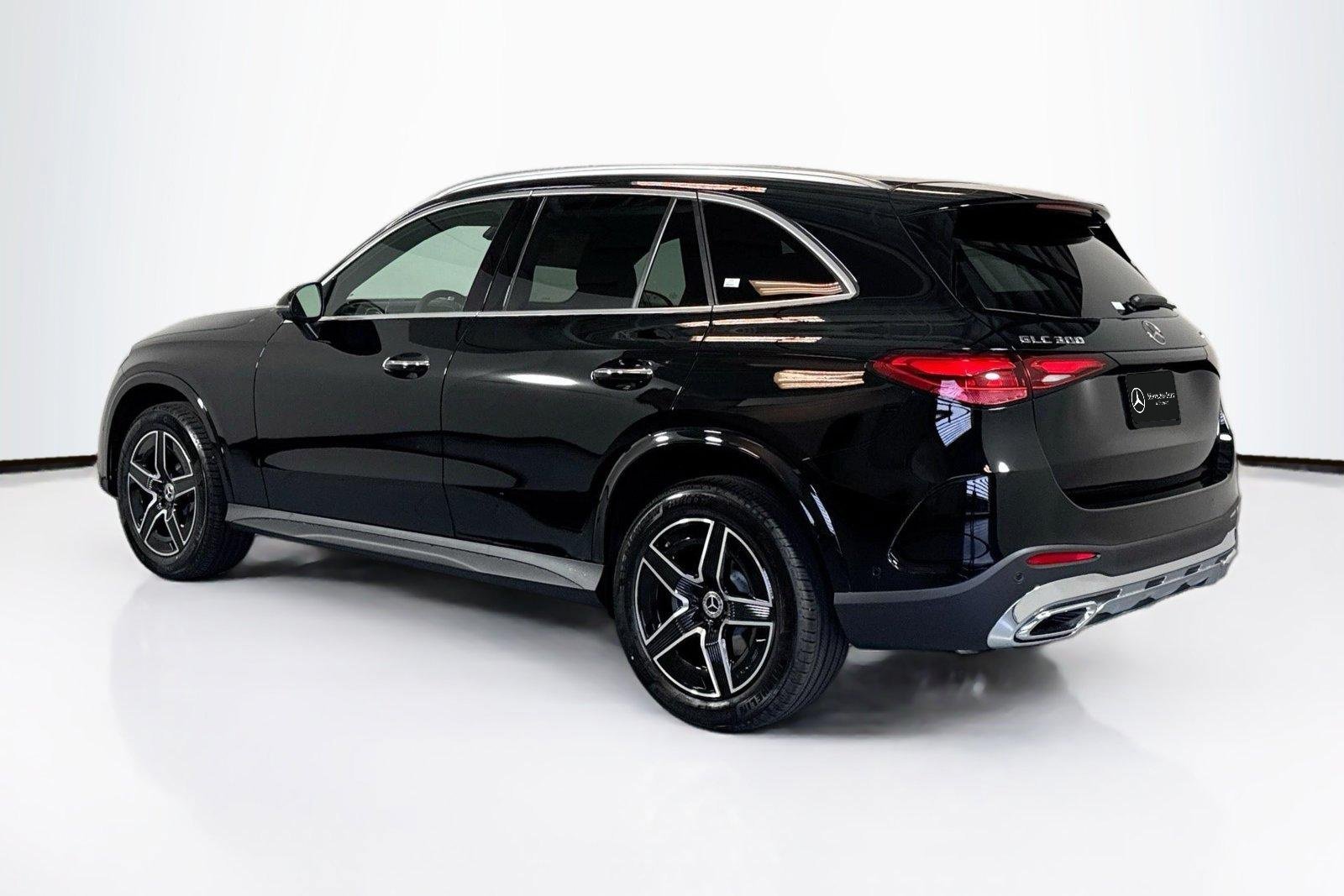 New 2026 Black Mercedes-Benz GLC 300 image 7