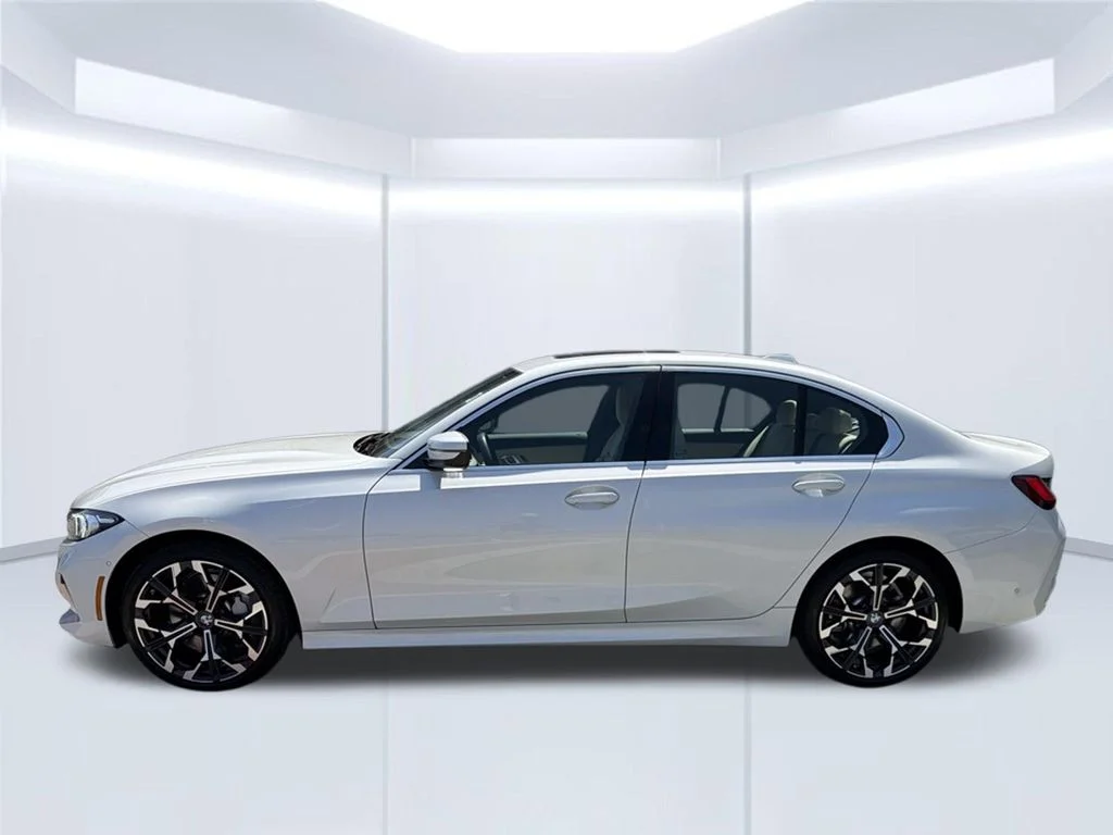 Used 2025 White BMW 330i image 3