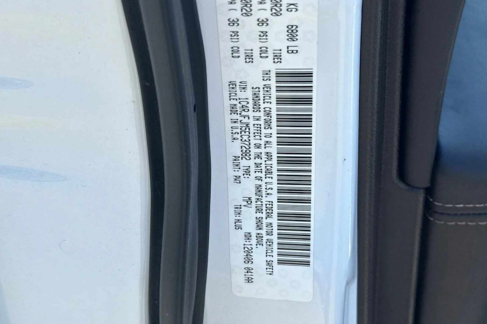 Used 2014 Bright White Clearcoat Jeep Summit image 30