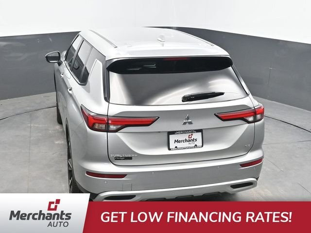 Used 2024 Silver Mitsubishi SE image 29