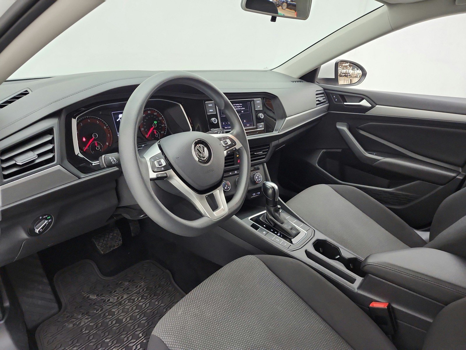 Used 2021 Pure White Volkswagen R-Line Auto image 13
