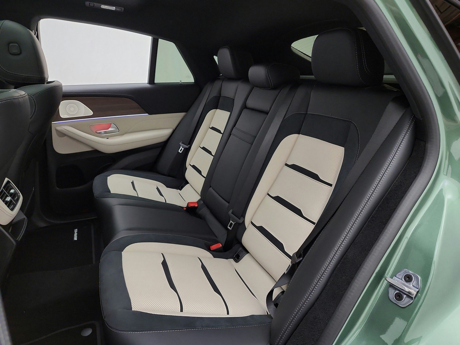 New 2026 MANUFAKTUR Ireland Mid Green Metallic Mercedes-Benz AMG® GLE 53 4MATIC+ Coupe image 11