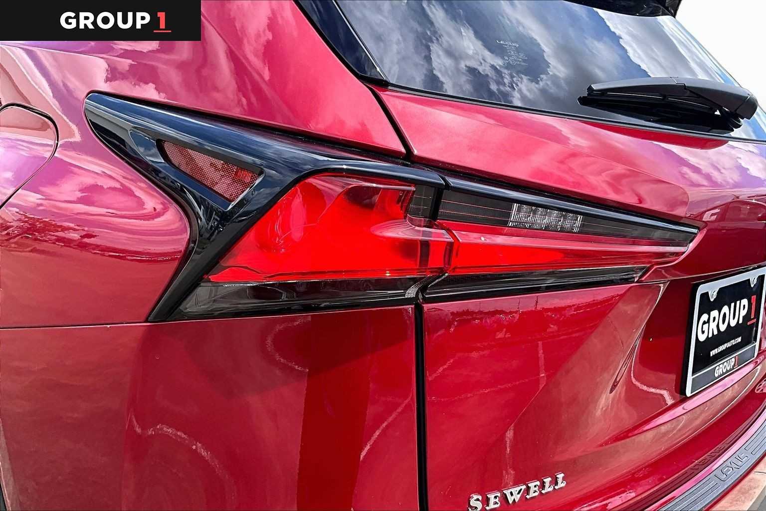 Certified Used 2020 Matador Red Mica Lexus  image 26