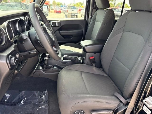 2023 Jeep Wrangler 4-Door Altitude - Photo 19