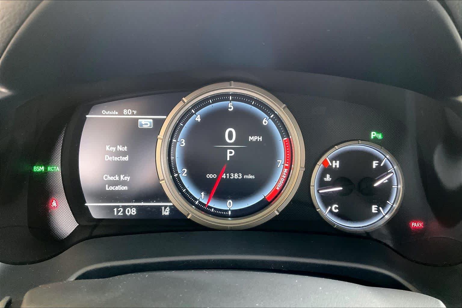 Used 2018 Ultra White Lexus  image 24