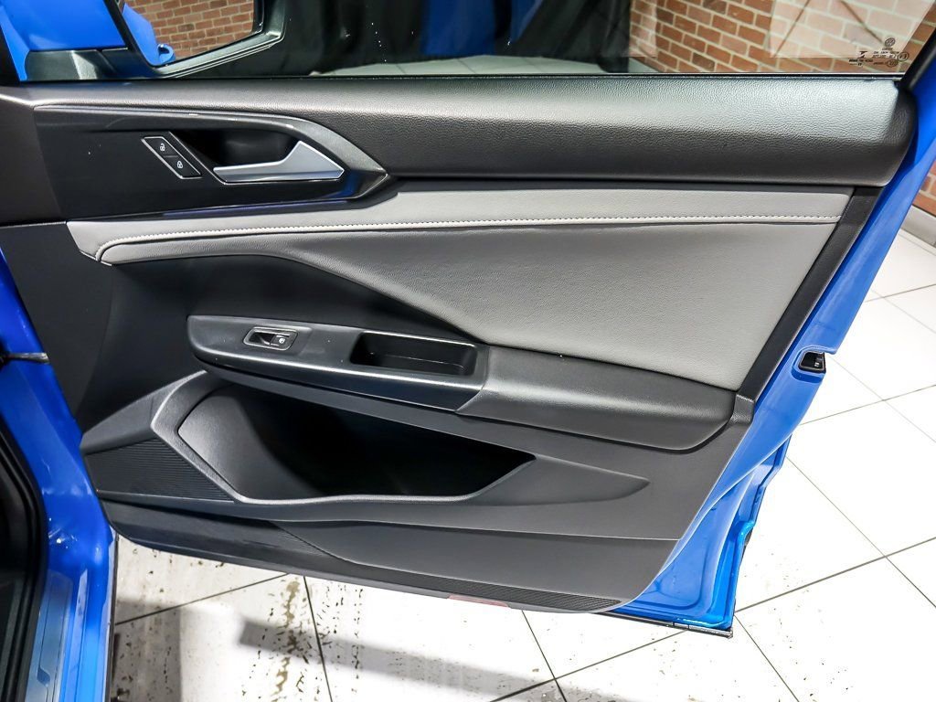 2023 VOLKSWAGEN TAOS - Image 31