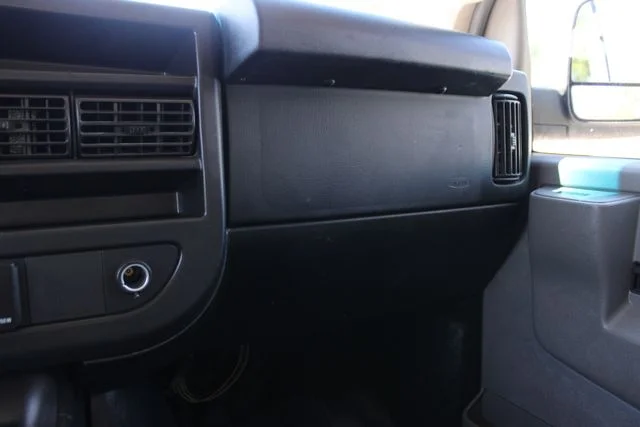 Used 2018 White GMC Work Van image 17