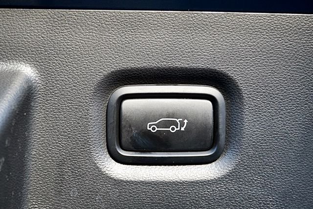 Used 2024 Blue Hyundai SEL image 13