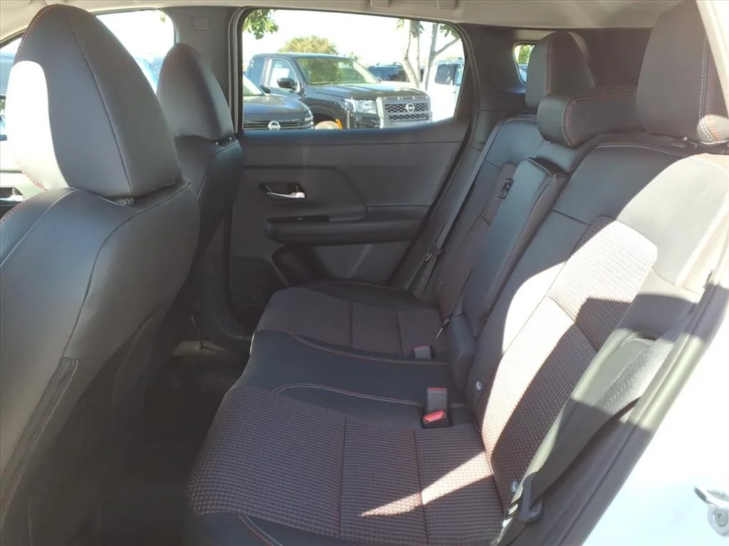 2026 Nissan KICKS SR - Photo 10