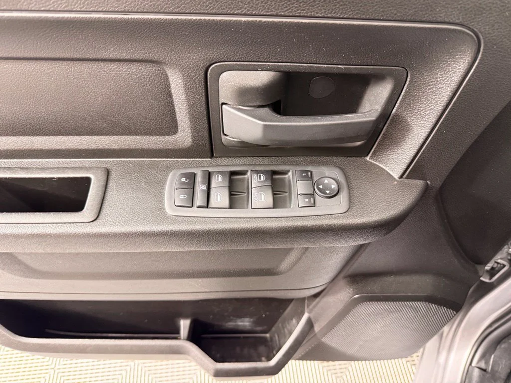 Used 2019 Silver Ram Tradesman image 17