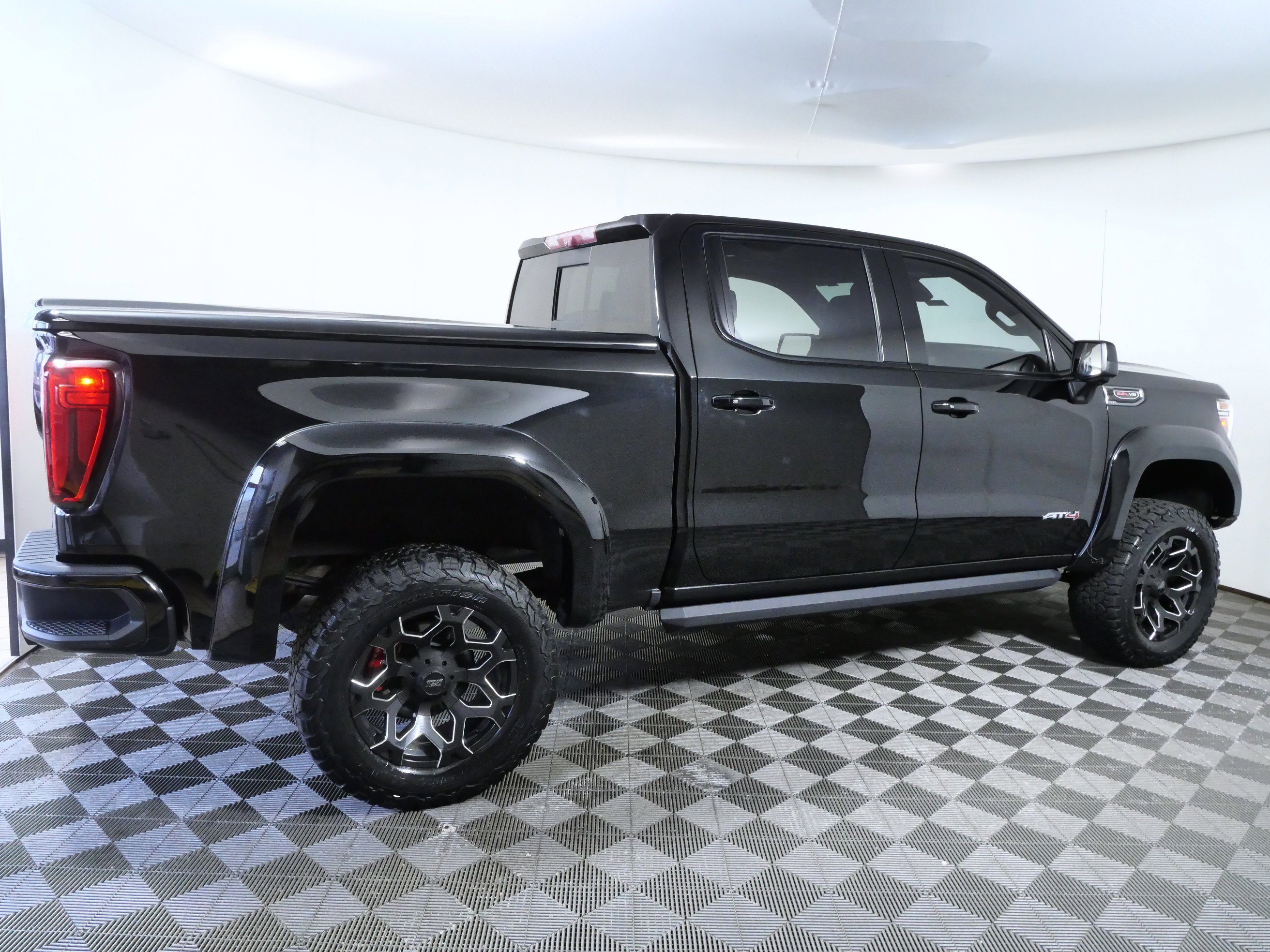 Certified Used 2020 Onyx Black GMC AT4 image 8