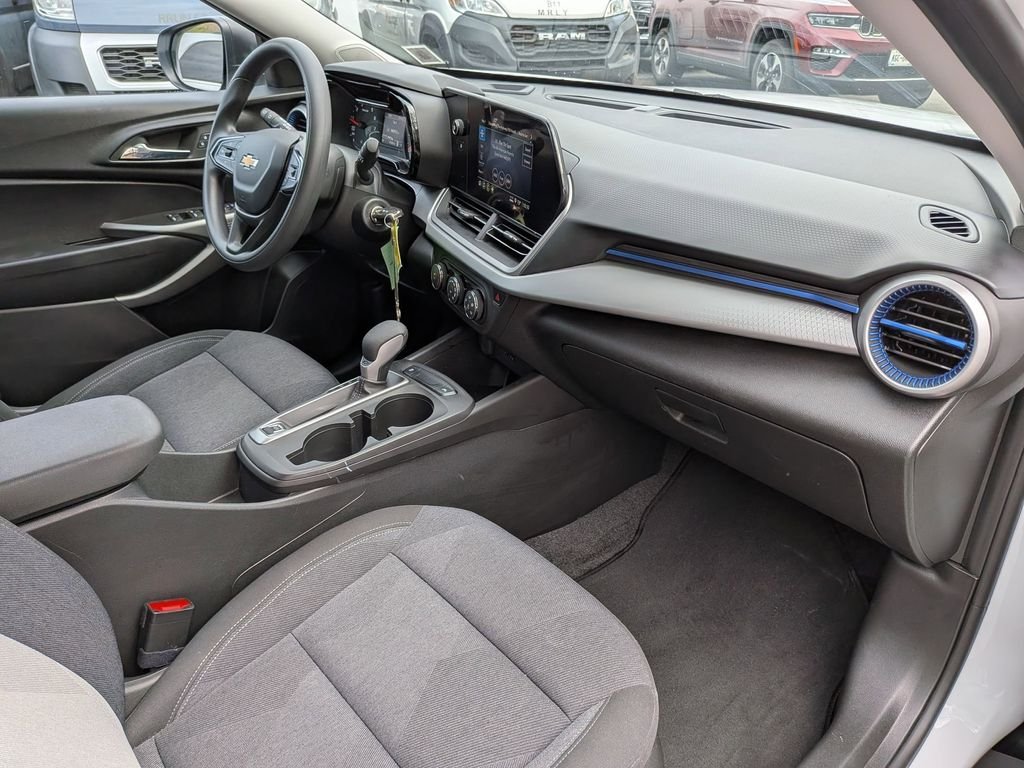 Used 2024 White Chevrolet LS image 23