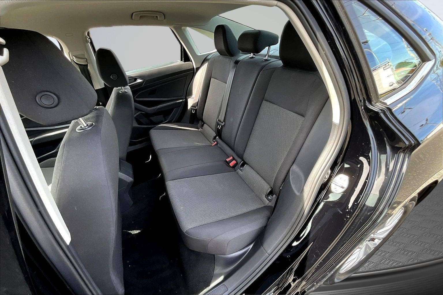 Used 2019 Black Volkswagen 1.4T S image 18