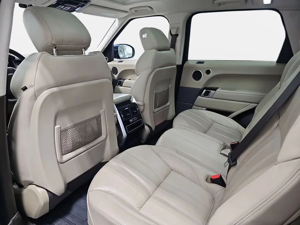 Used 2016 Blue Land Rover HSE Td6 image 13