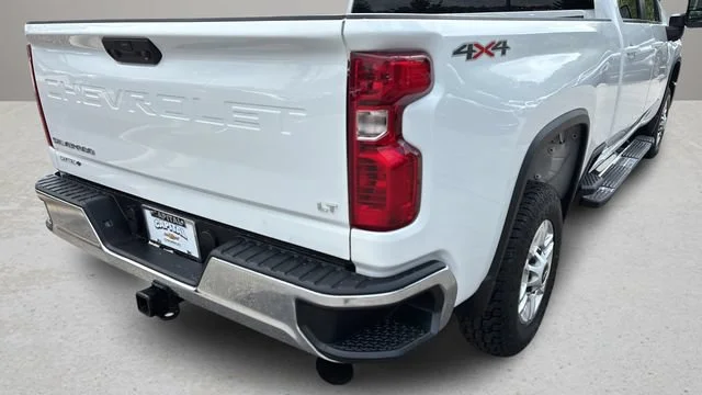 Used 2025 Summit White Chevrolet LT image 36