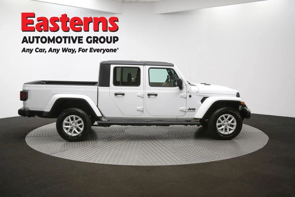 Used 2023 White Jeep Sport image 41
