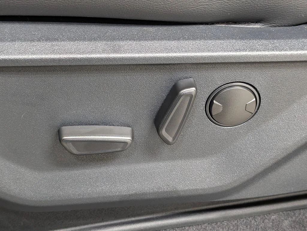 New 2026 Agate Black Metallic Ford Lariat® image 17