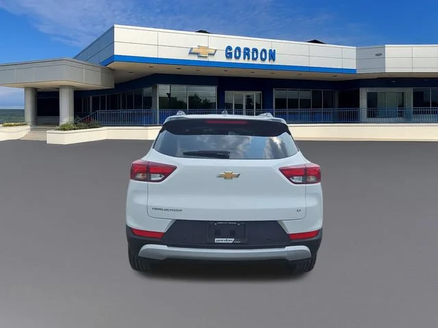 Used 2024 Summit White Chevrolet LT image 4