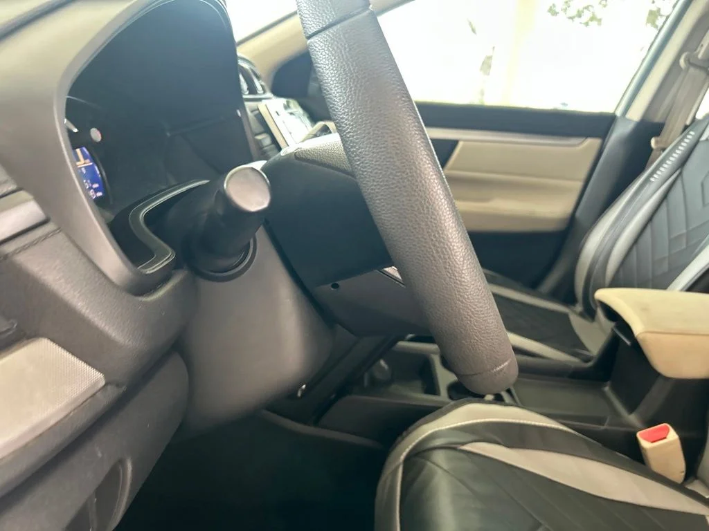 Used 2018 White Honda LX image 35