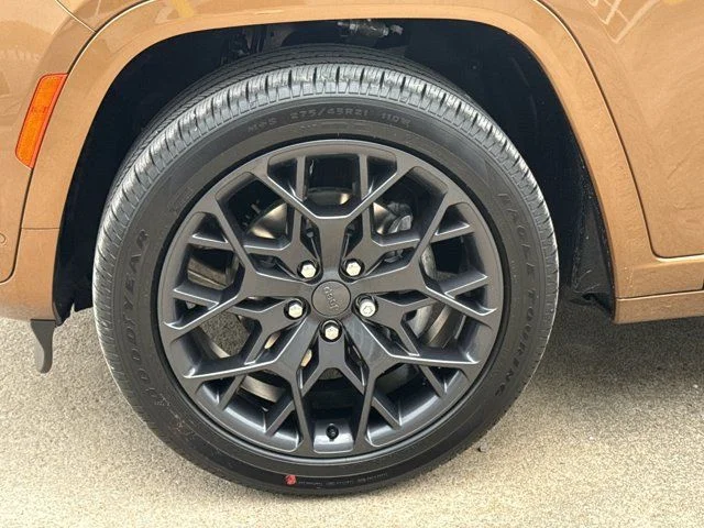 New 2026 Copper Shino Metallic Clear-Coat Exterior Paint Jeep Summit image 16