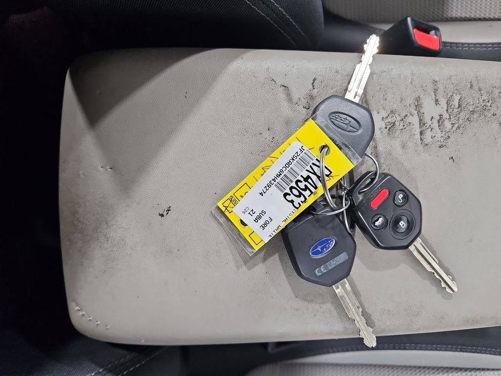 Used 2021 White Subaru Base image 28