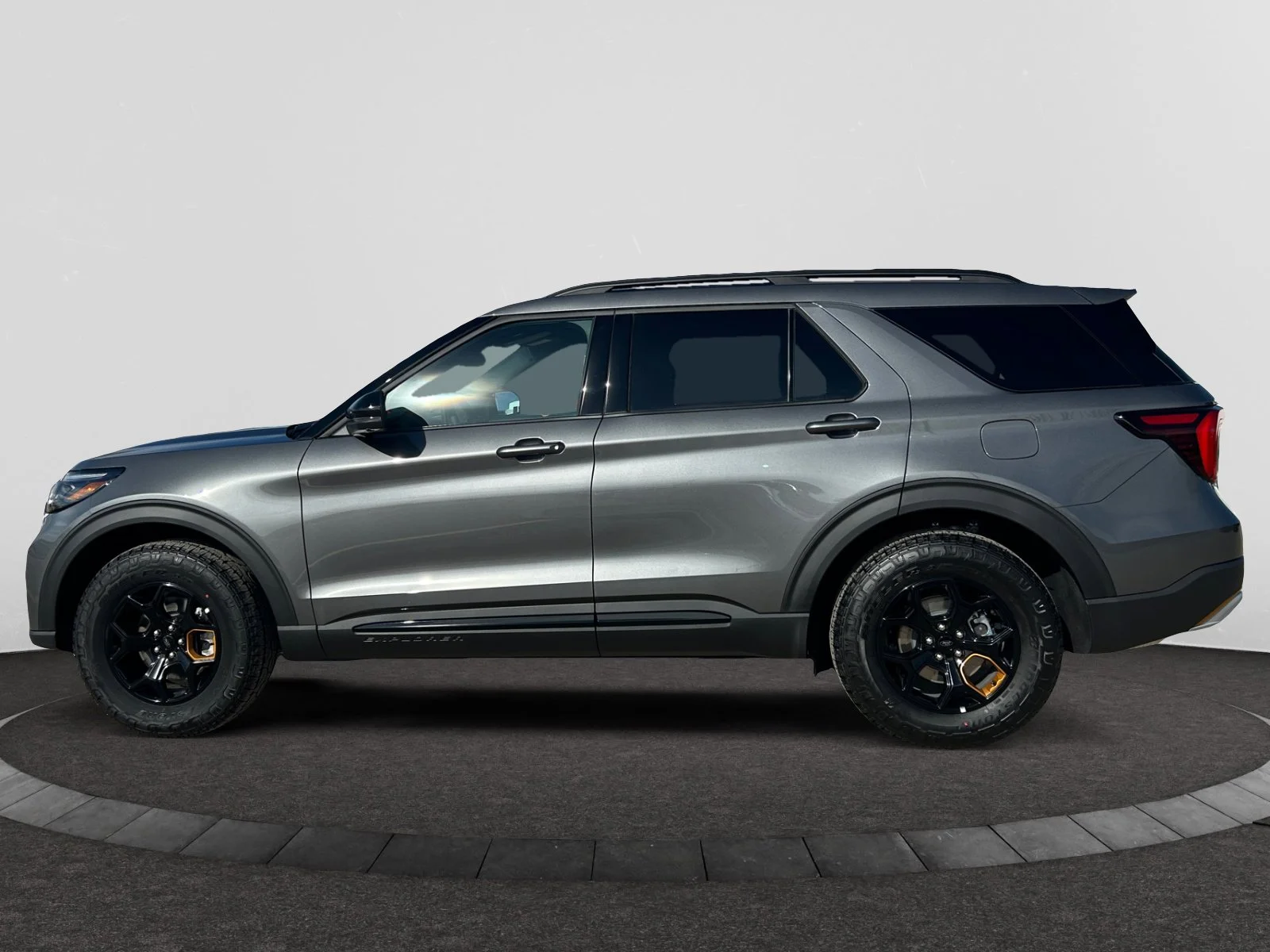 New 2026 Carbonized Grey Metallic Ford Tremor image 2
