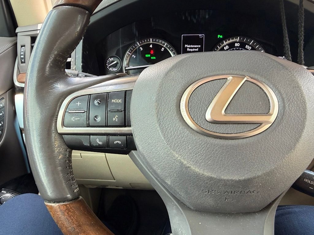 Used 2017 White Lexus 570 image 13